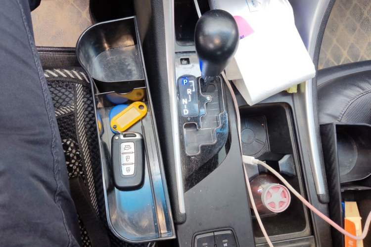 Used Hyundai Sonata 2014 2.0L Automatic Luxury Edition Gear Lever