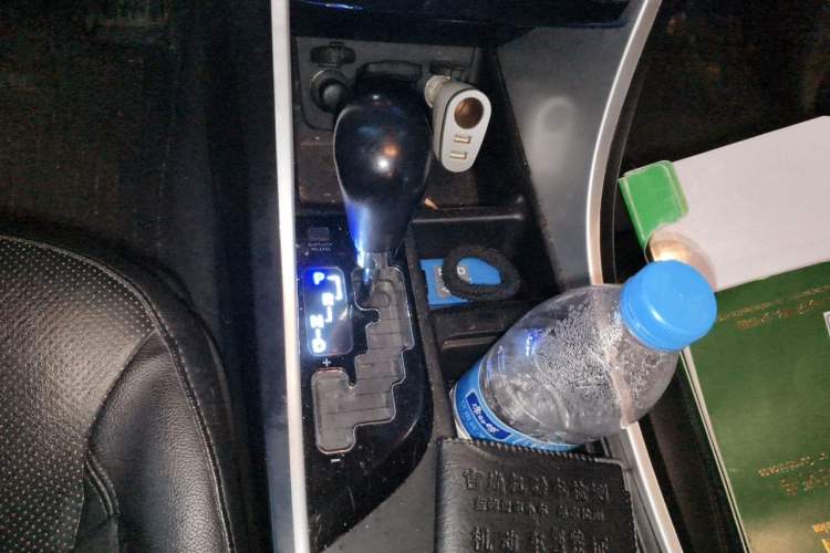 Used Hyundai Sonata 2014 2.4L Automatic Leading Edition China V Standard Gear Lever