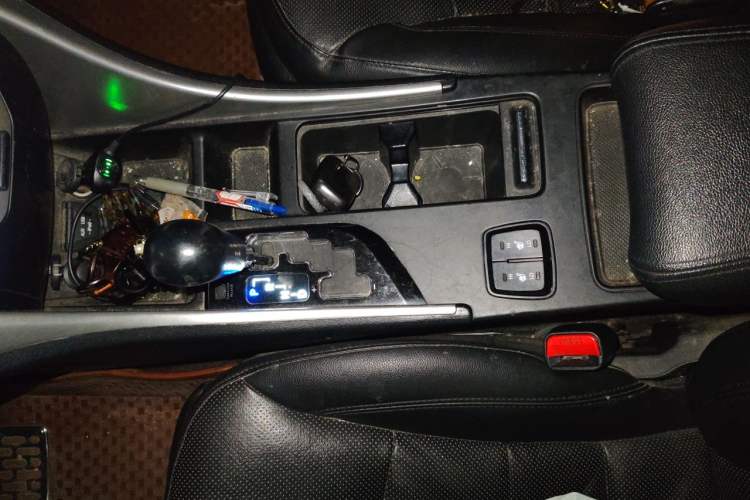 Used Hyundai Sonata 2014 2.0L Automatic Luxury Edition Gear Lever
