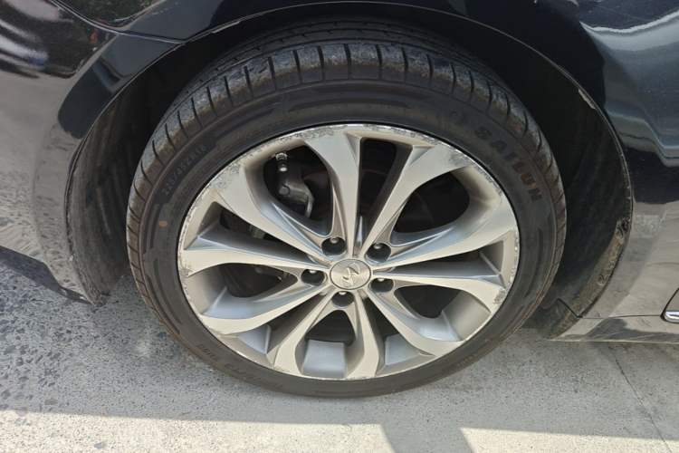 Used Hyundai Sonata 2014 2.4L Automatic Luxury Version China IV Standard Left Front Wheel Hub