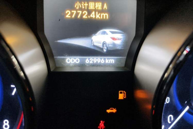 Used Hyundai Sonata 2014 2.4L Automatic Leading Edition China V Standard Odometer Close Up