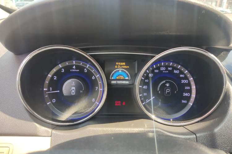 Used Hyundai Sonata 2014 2.0L Automatic Luxury Edition Odometer Close Up