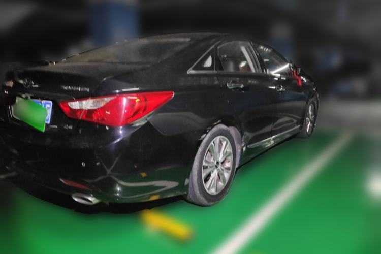 Used Hyundai Sonata 2014 2.4L Automatic Leading Edition China IV Standard Rear Right 45 Deg