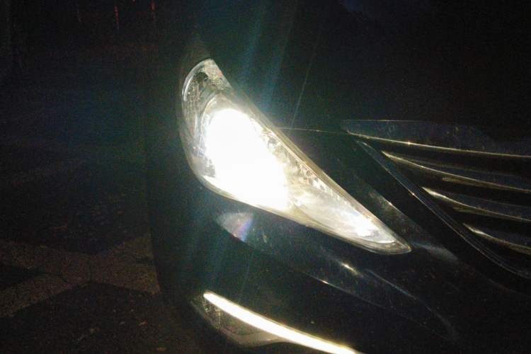 Used Hyundai Sonata 2014 2.0L Automatic Luxury Edition Right Front Headlight
