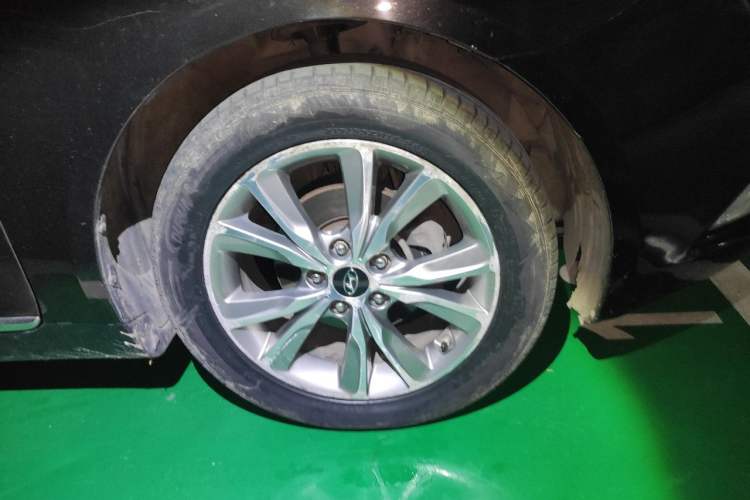 Used Hyundai Sonata 2014 2.4L Automatic Leading Edition China IV Standard Right Front Wheel Hub