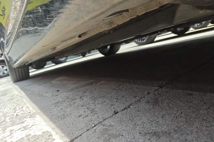Used Hyundai Sonata 2014 2.4L Automatic Luxury Version China IV Standard Right Side Sill