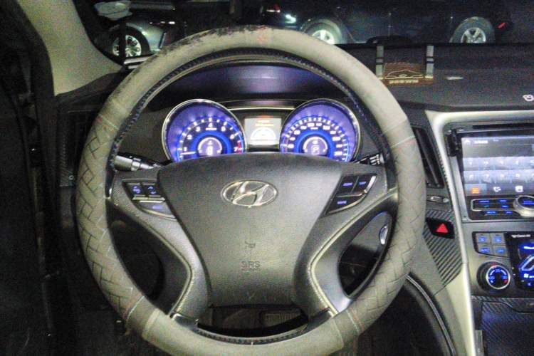 Used Hyundai Sonata 2014 2.0L Automatic Luxury Edition Steering Wheel