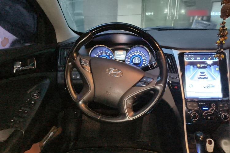 Used Hyundai Sonata 2014 2.4L Automatic Leading Edition China V Standard Steering Wheel