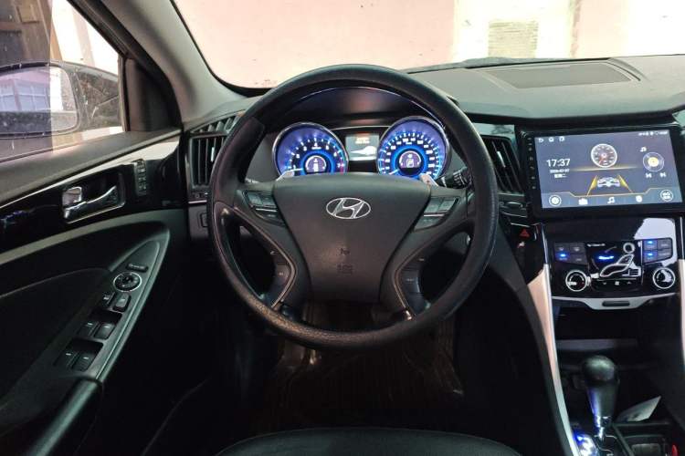 Used Hyundai Sonata 2014 2.4L Automatic Top Trim China V Standard Steering Wheel