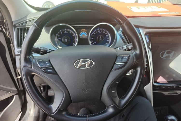 Used Hyundai Sonata 2014 2.4L Automatic Luxury Version China IV Standard Steering Wheel
