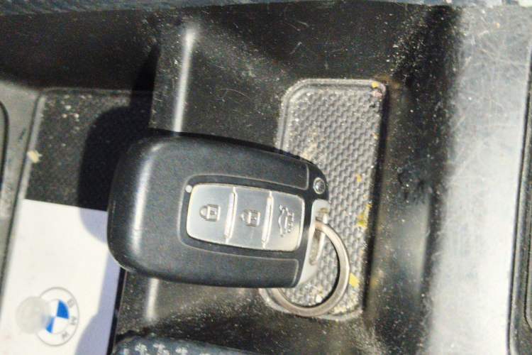 Used Hyundai Sonata 2014 2.0L Automatic Luxury Edition Vehicle Key