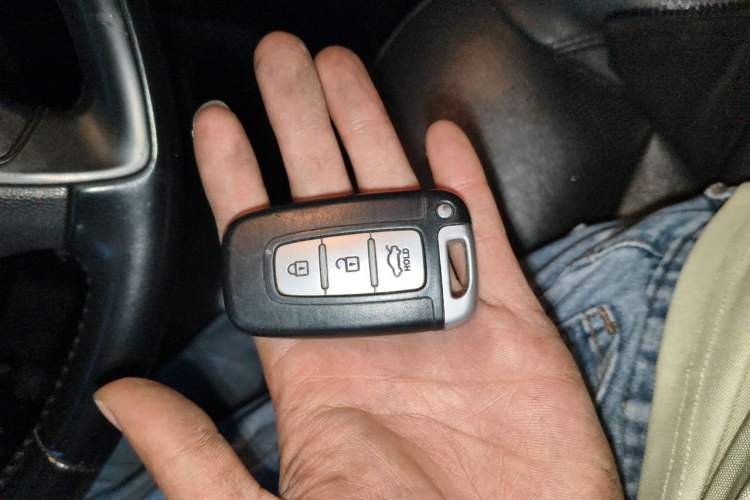 Used Hyundai Sonata 2014 2.4L Automatic Leading Edition China V Standard Vehicle Key