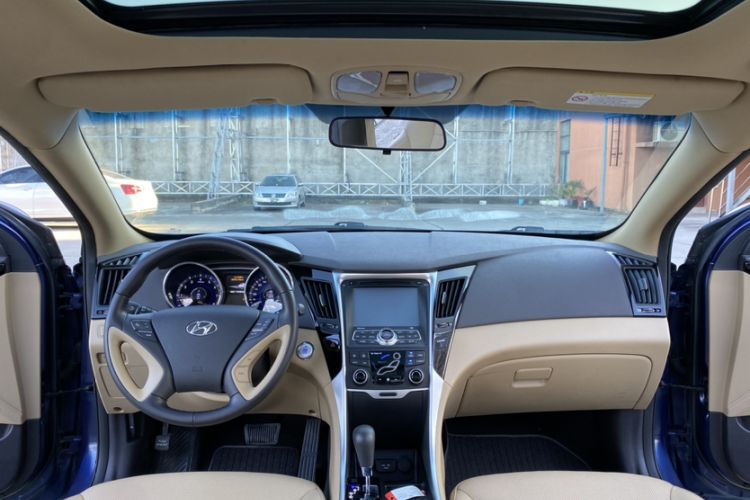 Used Hyundai Sonata 2014 2.0L Automatic Prestige Edition Interior 3
