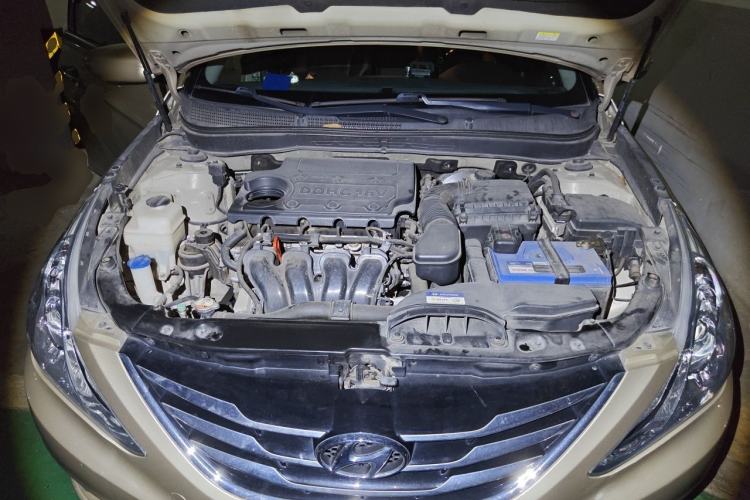 Used Hyundai Sonata 2014 2.4L Automatic Leading Edition China IV Standard Engine Bay