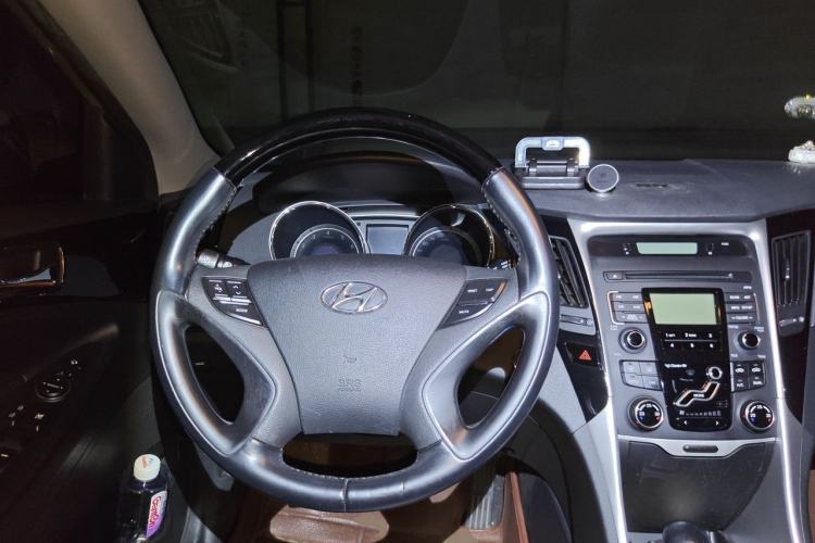 Used Hyundai Sonata 2014 2.4L Automatic Leading Edition China IV Standard Steering Wheel