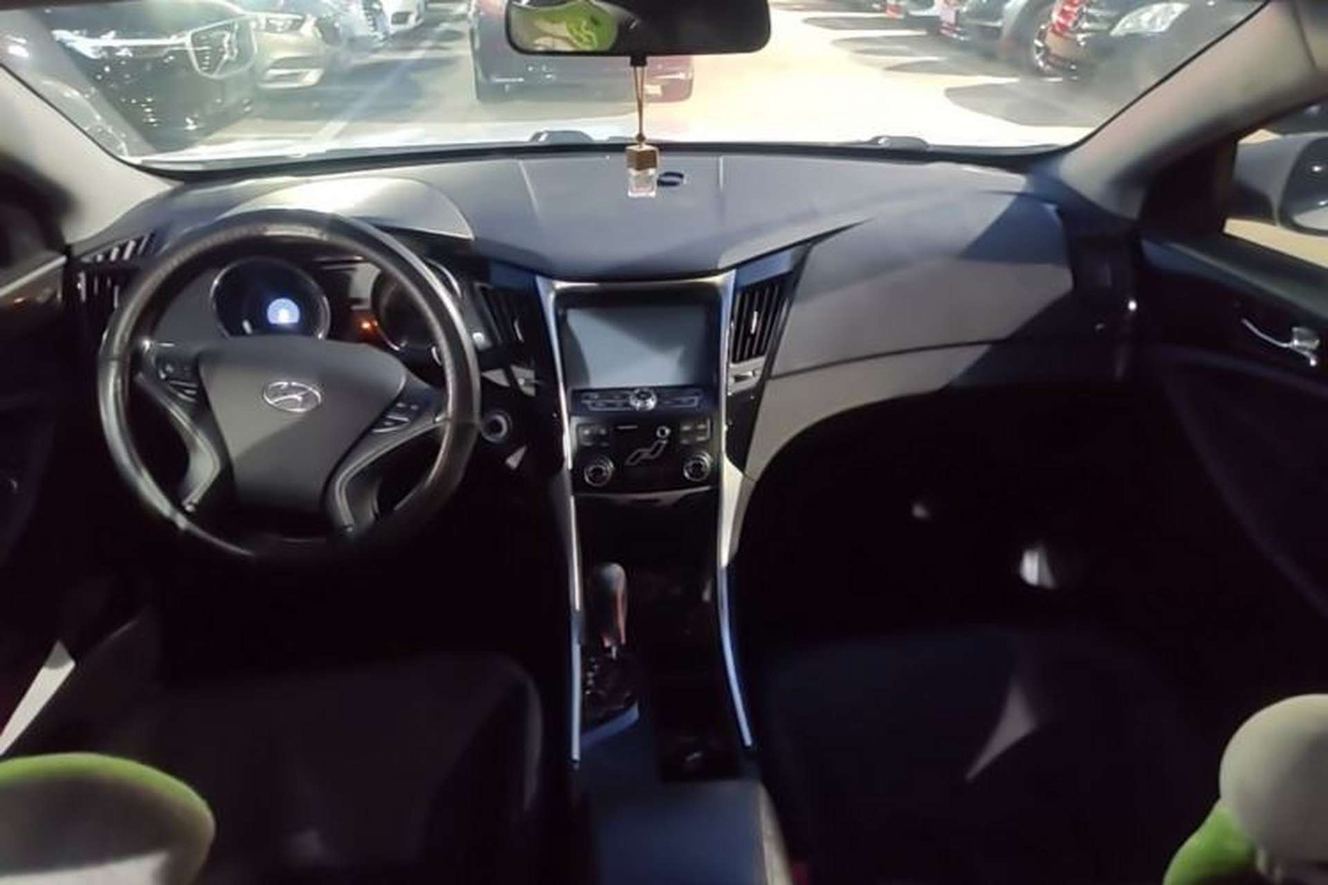 Used Hyundai Sonata 2014 2.0L Automatic Luxury Edition Center Console