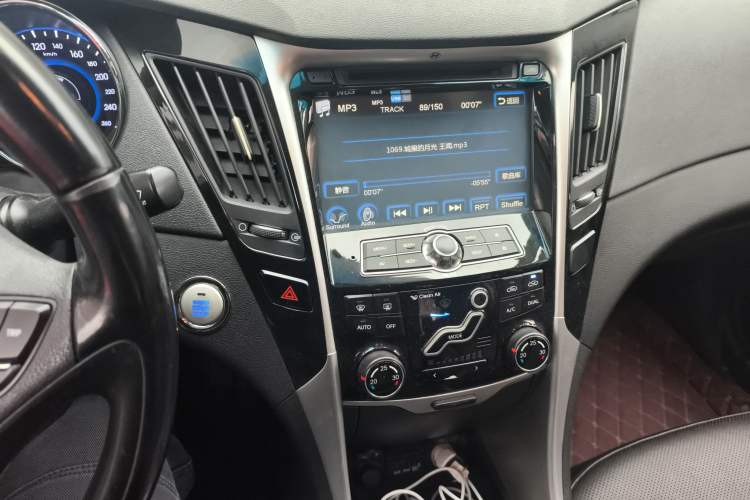 Used Hyundai Sonata 2014 2.0L Automatic Luxury Edition Audio And AC Panel