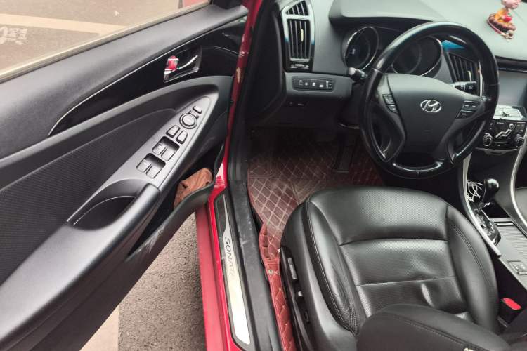 Used Hyundai Sonata 2014 2.0L Automatic Luxury Edition Driver Seat