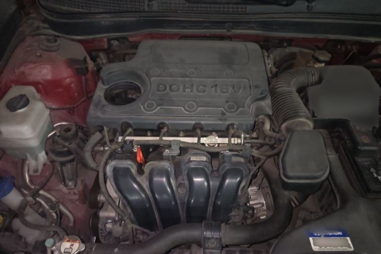 Used Hyundai Sonata 2014 2.4L Automatic Luxury Version China IV Standard Engine Bay