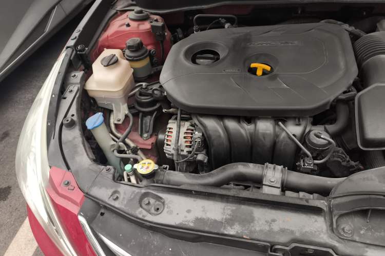 Used Hyundai Sonata 2014 2.0L Automatic Luxury Edition Engine Bay Right