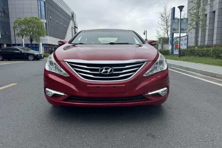 Used Hyundai Sonata 2014 2.4L Automatic Leading Edition China IV Standard Exterior 2