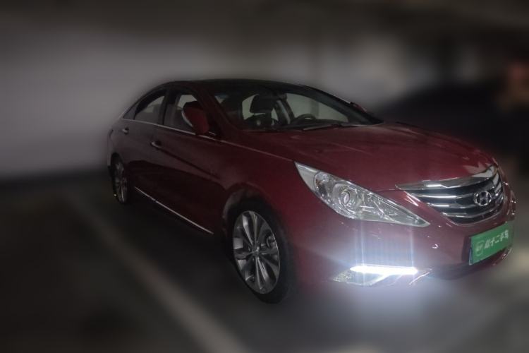 Used Hyundai Sonata 2014 2.4L Automatic Luxury Version China IV Standard Front Right 45 Deg