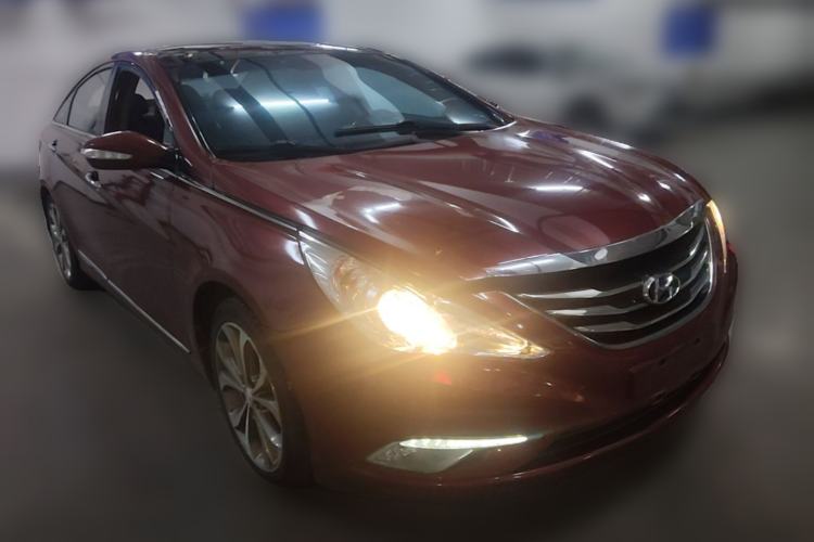 Used Hyundai Sonata 2014 2.0L Automatic Prestige Edition Front Right 45 Deg