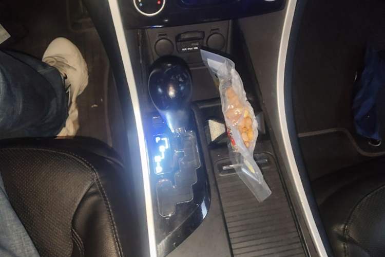 Used Hyundai Sonata 2014 2.0L Automatic Prestige Edition Gear Lever