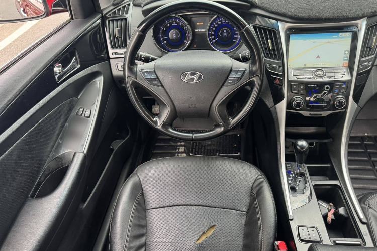 Used Hyundai Sonata 2014 2.4L Automatic Leading Edition China IV Standard Interior 2