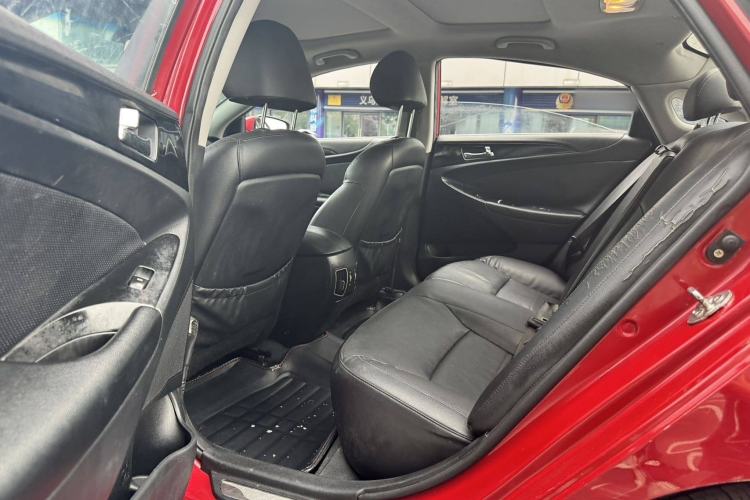 Used Hyundai Sonata 2014 2.4L Automatic Leading Edition China IV Standard Interior 6