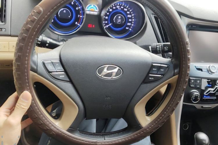 Used Hyundai Sonata 2014 2.0L Automatic Leading Edition Steering Wheel