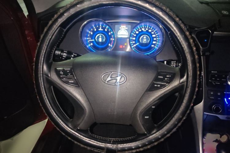 Used Hyundai Sonata 2014 2.4L Automatic Luxury Version China IV Standard Steering Wheel