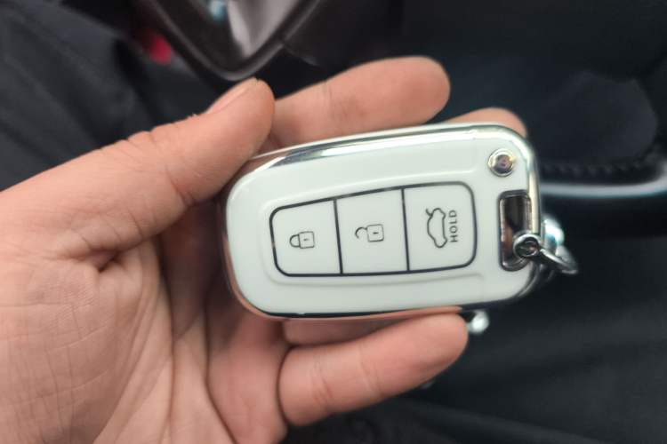Used Hyundai Sonata 2014 2.0L Automatic Luxury Edition Vehicle Key