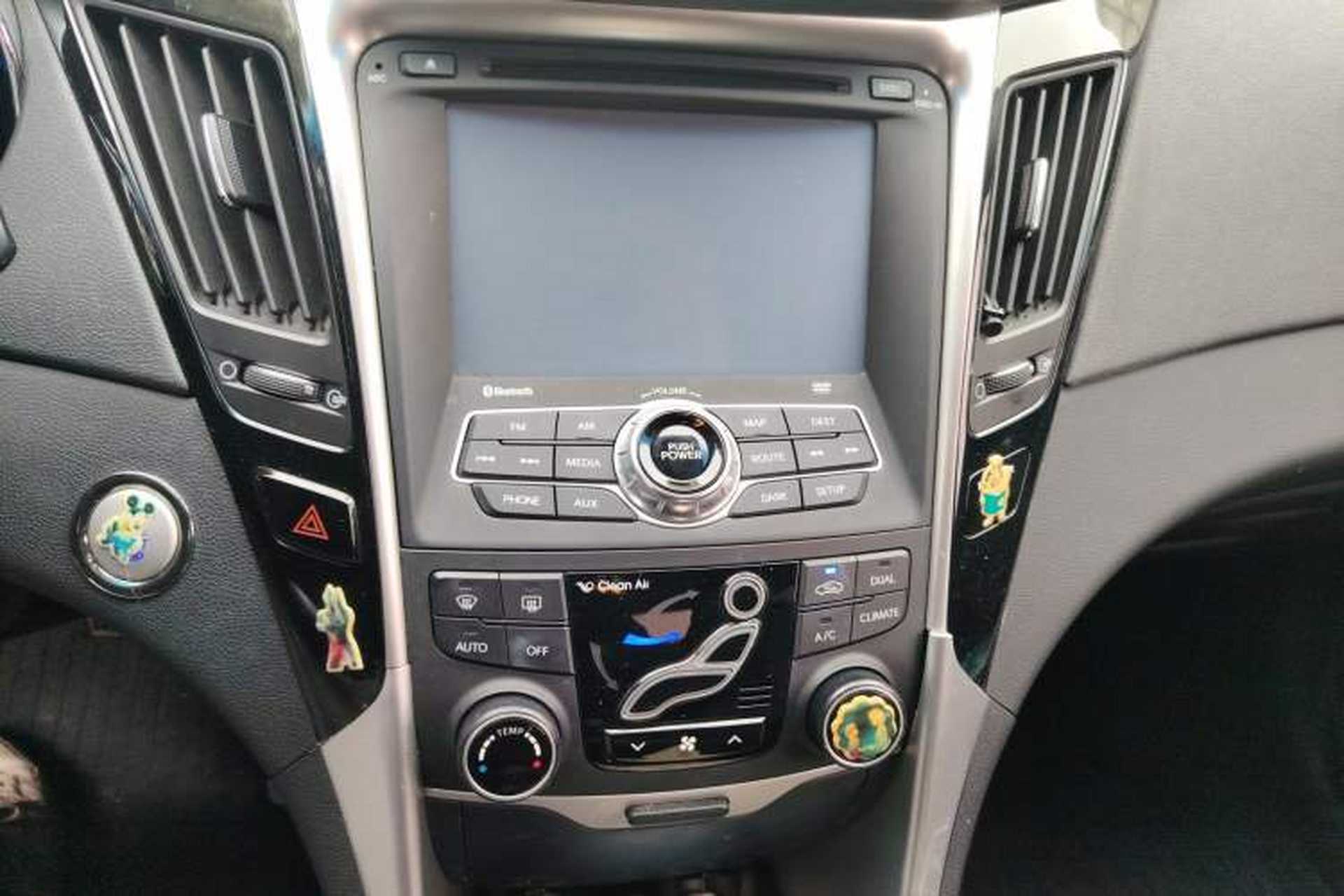 Used Hyundai Sonata 2014 2.4L Automatic Luxury Version China V Standard Audio And AC Panel