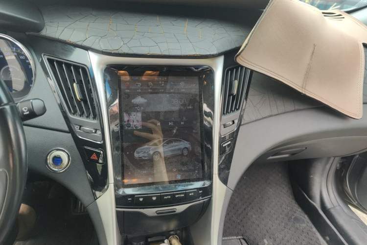 Used Hyundai Sonata 2014 2.0L Automatic Prestige Edition Audio And AC Panel
