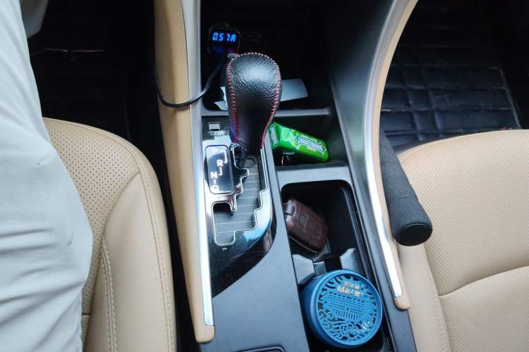 Used Hyundai Sonata 2014 2.0L Automatic Luxury Edition Gear Lever