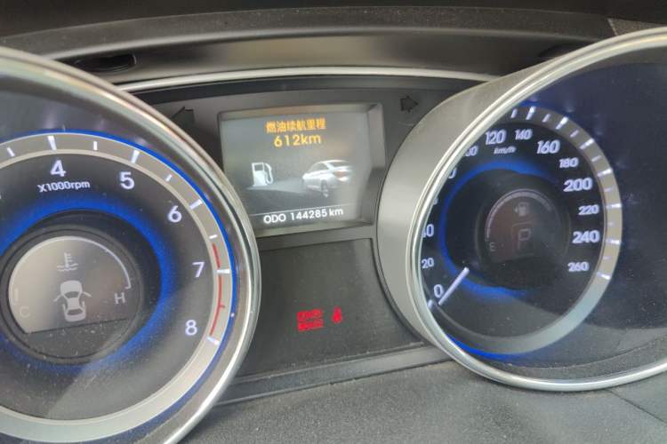 Used Hyundai Sonata 2014 2.0L Automatic Prestige Edition Odometer Close Up