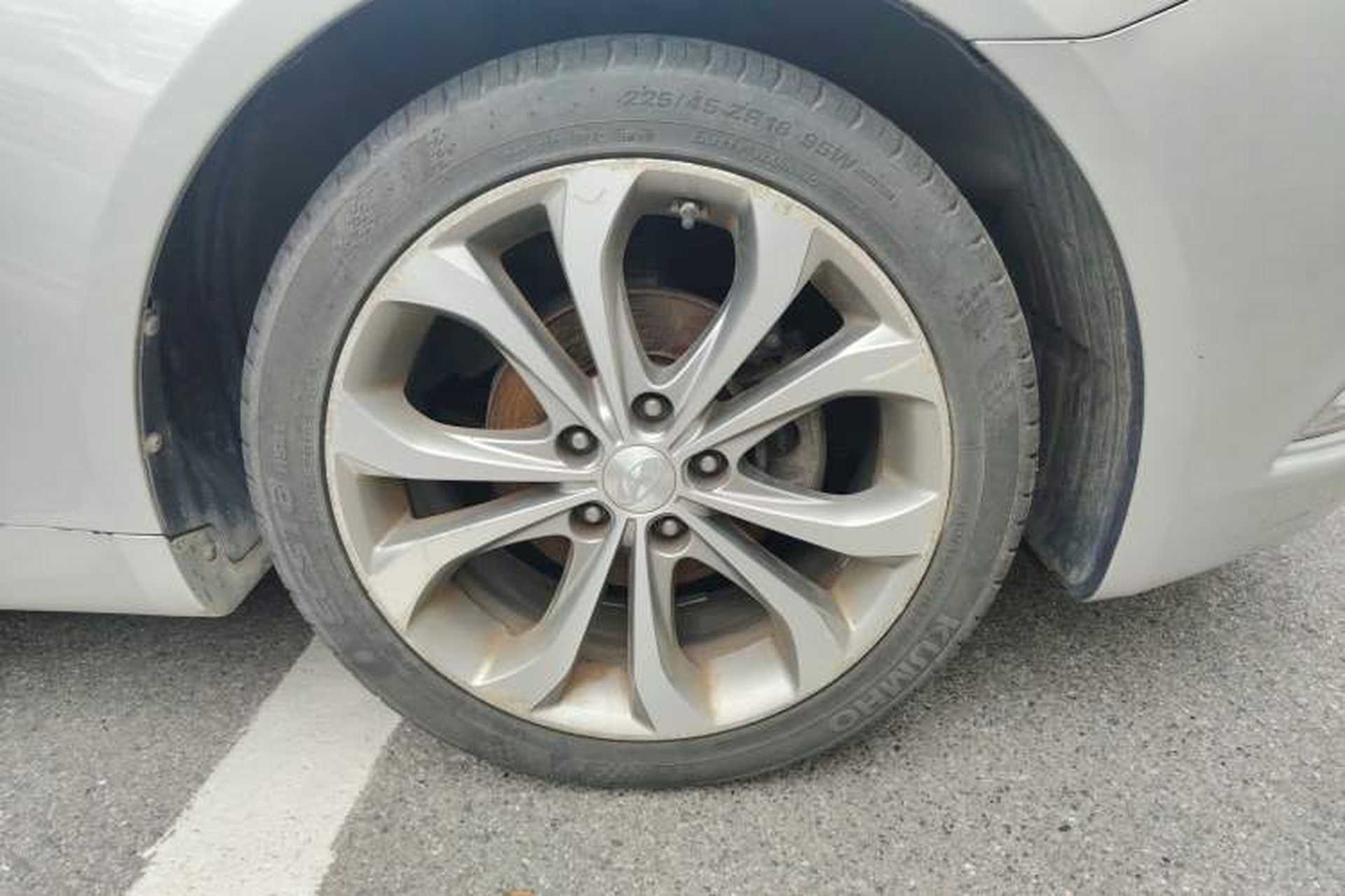 Used Hyundai Sonata 2014 2.4L Automatic Luxury Version China V Standard Right Front Wheel Hub