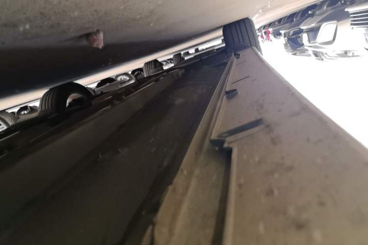 Used Hyundai Sonata 2014 2.0L Automatic Luxury Edition Right Side Sill