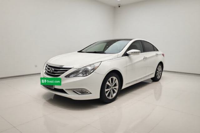 Ojetý Hyundai Sonata 2014 2.0L Automatic Luxury Edition