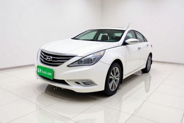 Ojetý Hyundai Sonata 2014 2.0L Automatic Luxury Edition