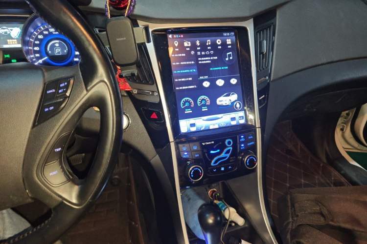Used Hyundai Sonata 2014 2.4L Automatic Luxury Version China IV Standard Audio And AC Panel