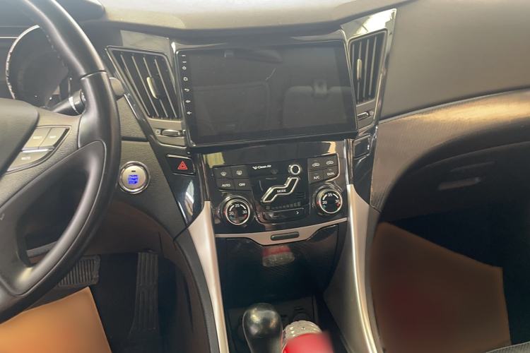 Used Hyundai Sonata 2014 2.0L Automatic Luxury Edition Audio And AC Panel