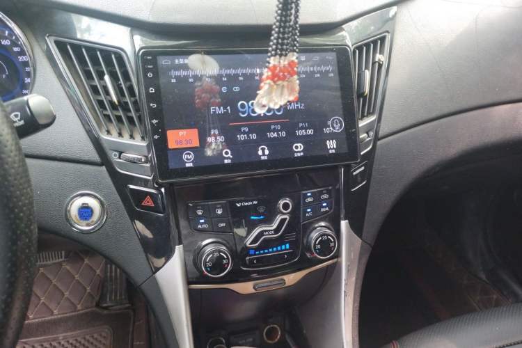 Used Hyundai Sonata 2014 2.4L Automatic Luxury Version China IV Standard Audio And AC Panel