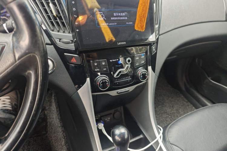 Used Hyundai Sonata 2014 2.0L Automatic Luxury Edition Audio And AC Panel
