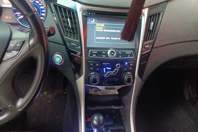 Used Hyundai Sonata 2014 2.4L Automatic Leading Edition China IV Standard Audio And AC Panel