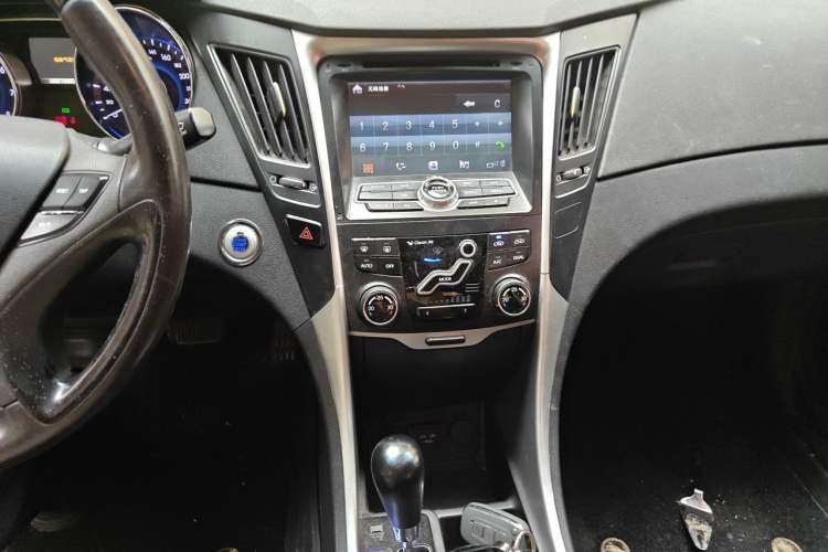 Used Hyundai Sonata 2014 2.4L Automatic Leading Edition China IV Standard Audio And AC Panel