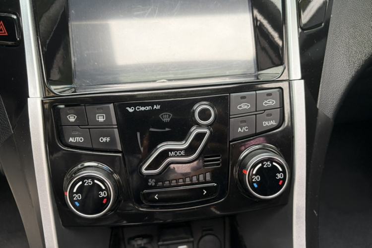 Used Hyundai Sonata 2014 2.4L Automatic Leading Edition China IV Standard Audio And AC Panel