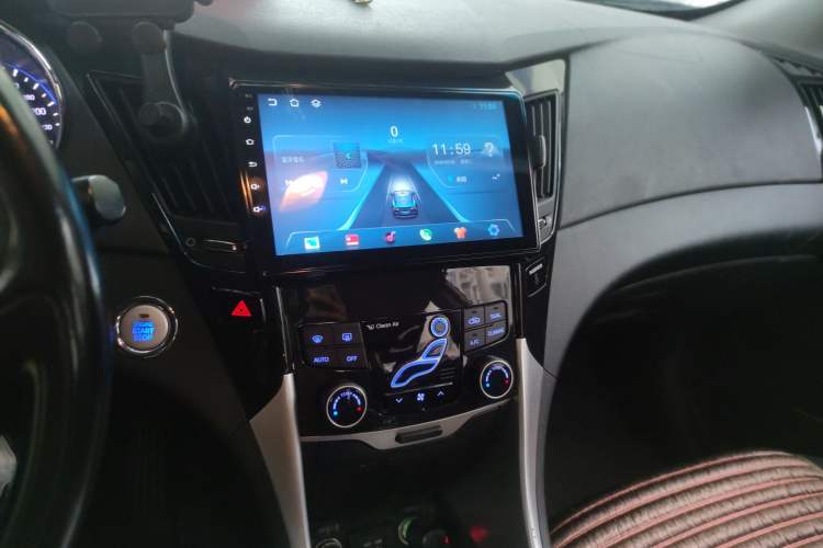 Used Hyundai Sonata 2014 2.4L Automatic Luxury Version China IV Standard Audio And AC Panel