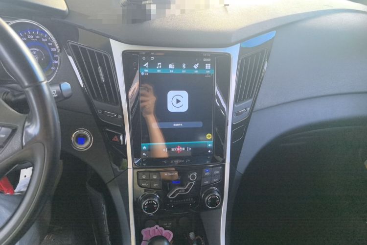 Used Hyundai Sonata 2014 2.0L Automatic Luxury Edition Audio And AC Panel